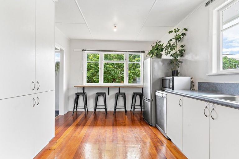 Photo of property in 77 Kent Street, Carterton, 5713