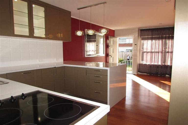 Photo of property in 2/53 Church Street, Northcote Point, Auckland, 0627