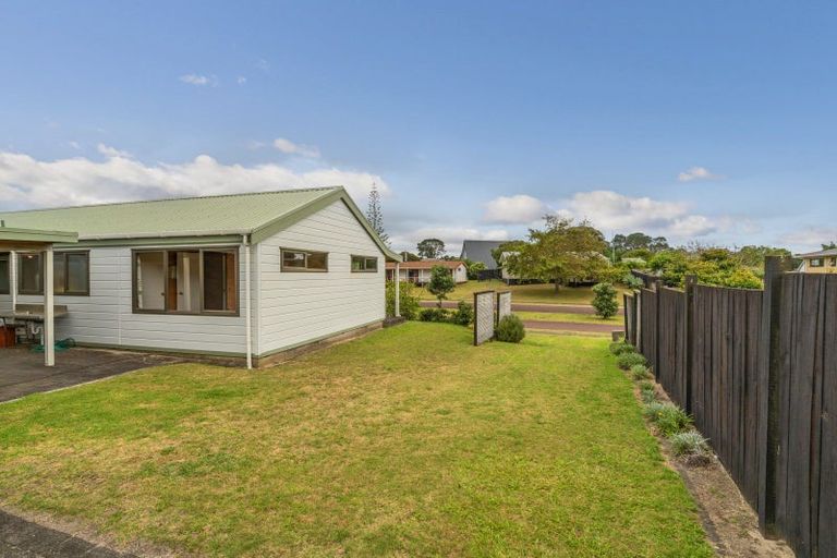 Photo of property in 37 Jubilee Drive, Pauanui, Hikuai, 3579