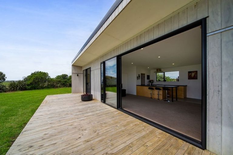 Photo of property in 317 Porikapa Road, Warea, New Plymouth, 4381