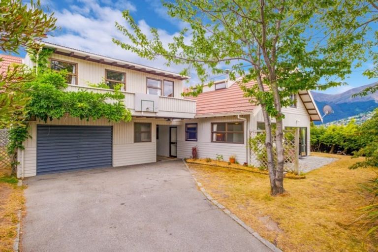 Photo of property in 29 Oregon Drive, Kelvin Heights, Queenstown, 9300