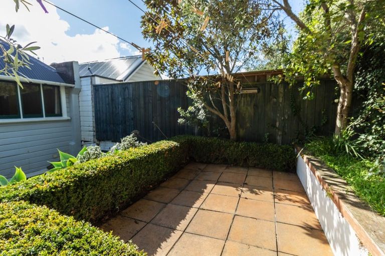 Photo of property in 40 Hawker Street, Mount Victoria, Wellington, 6011