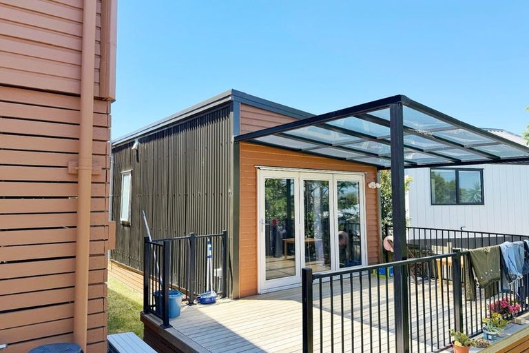 Photo of property in 113 Luckens Road, West Harbour, Auckland, 0618