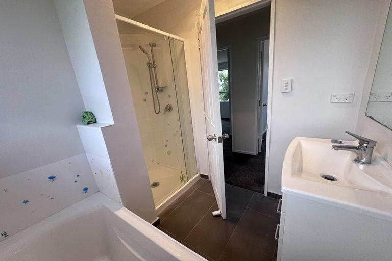 Photo of property in 32 Dunbarton Street, Redwood, Christchurch, 8051