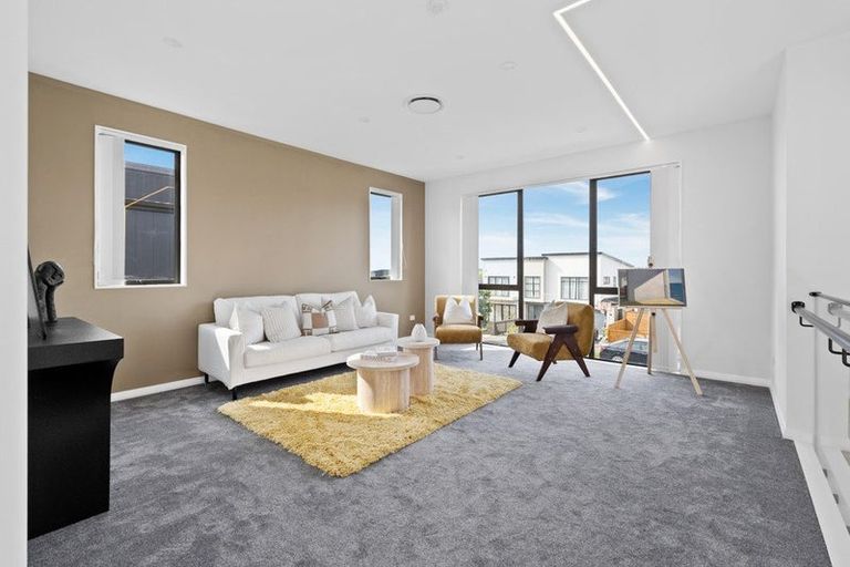 Photo of property in 8 Kumukumu Road, Long Bay, Auckland, 0630