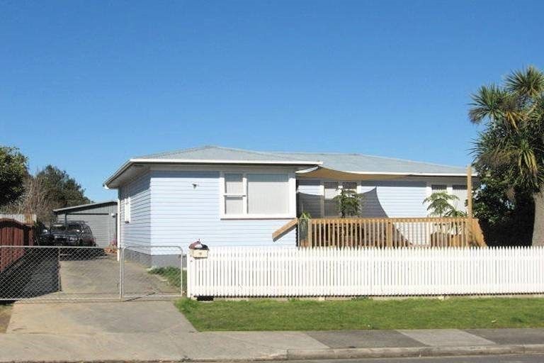 Photo of property in 11 Belgrave Place, Papakura, 2110