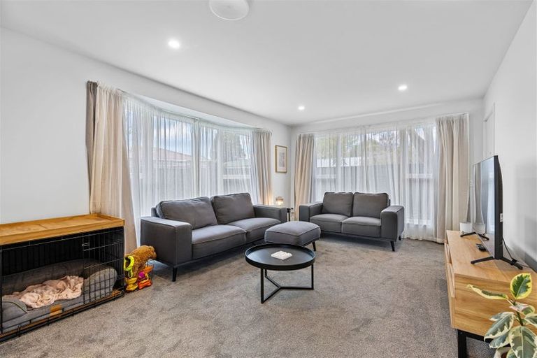 Photo of property in 2/225 Greers Road, Bryndwr, Christchurch, 8053