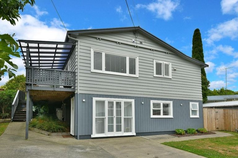 Photo of property in 20 Karaka Street, Helensville, 0800