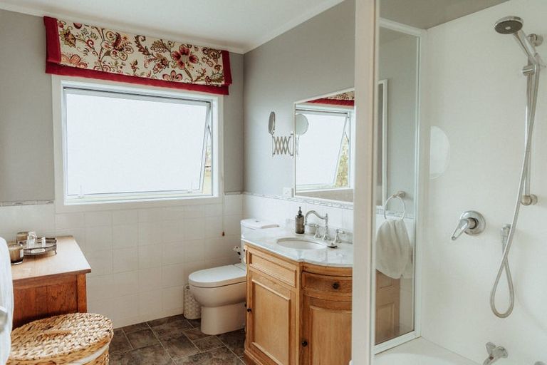 Photo of property in 22 Melandra Road, Stanmore Bay, Whangaparaoa, 0932