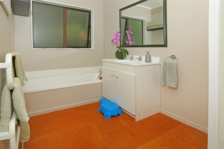 Photo of property in 23 Darcy Place, Massey, Auckland, 0614