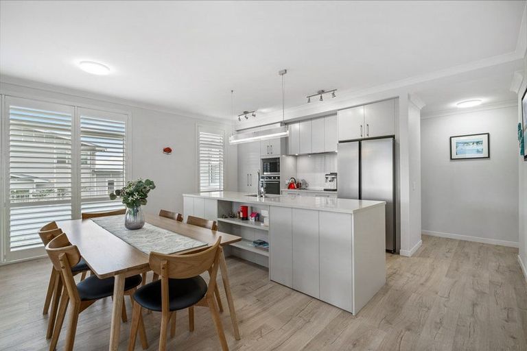 Photo of property in 1 Ocean View Terrace, Orewa, 0931