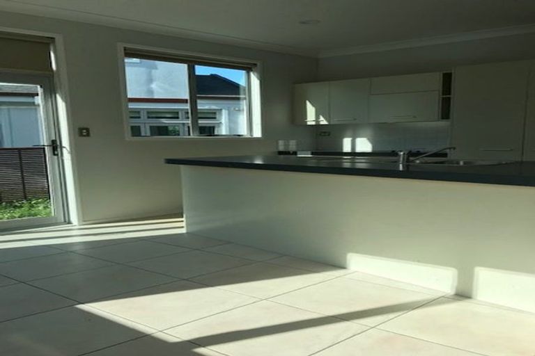 Photo of property in 11m Clearwater Cove, West Harbour, Auckland, 0618