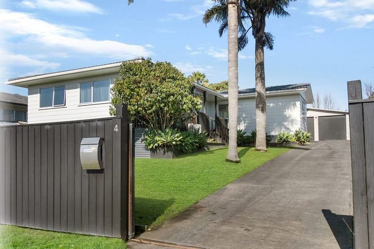 Photo of property in 4 Katrina Place, Massey, Auckland, 0614