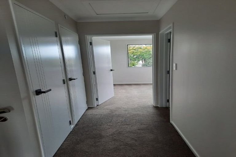 Photo of property in 1/66 Swanson Road, Henderson, Auckland, 0610