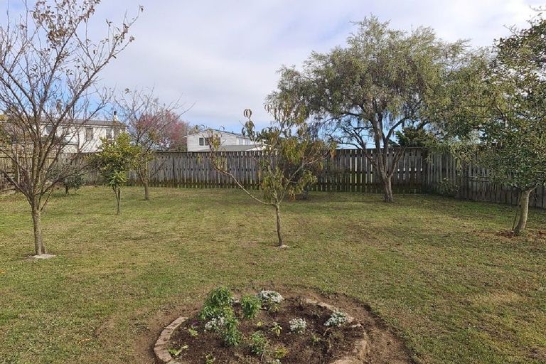 Photo of property in 27 Holland Crescent, Bulls, 4818