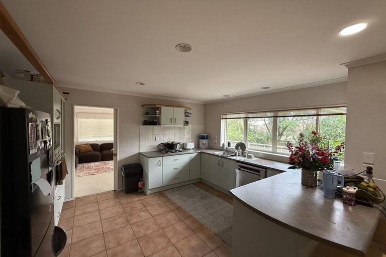 Photo of property in 6 Conacher Close, East Tamaki Heights, Auckland, 2016