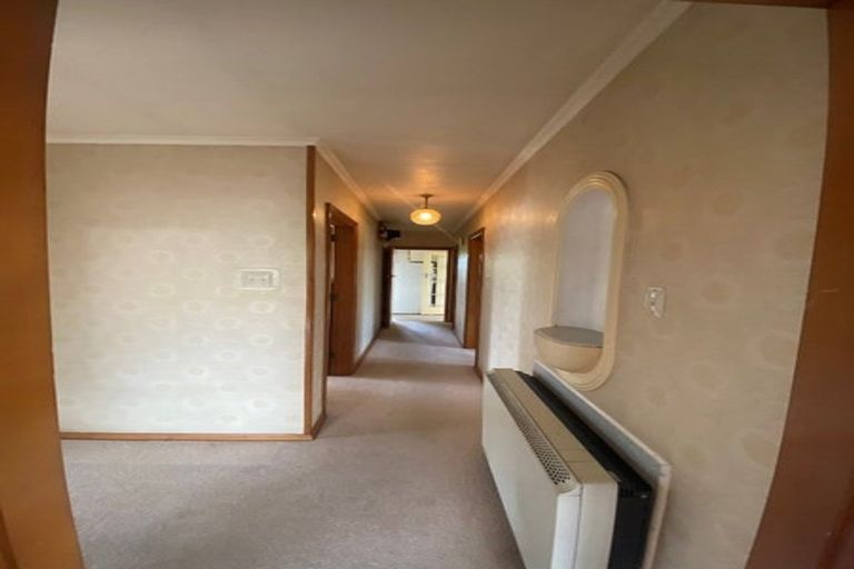 Photo of property in 16 Middlepark Road, Sockburn, Christchurch, 8042