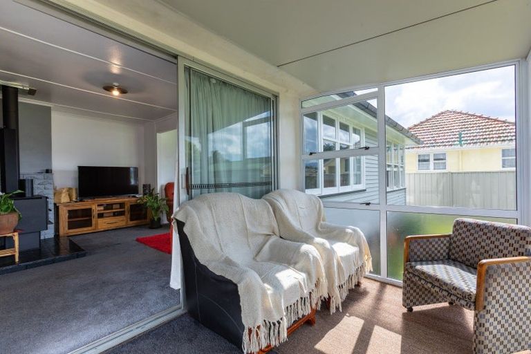 Photo of property in 28 Victor Street, Dannevirke, 4930