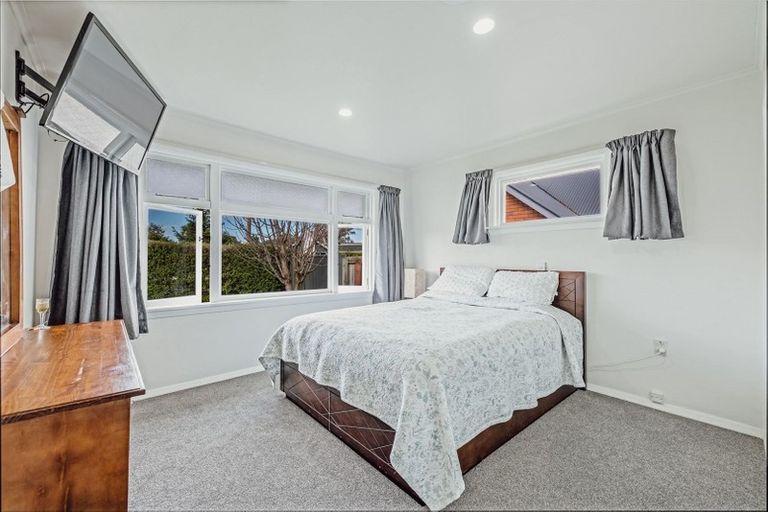 Photo of property in 19 Cutts Road, Russley, Christchurch, 8042