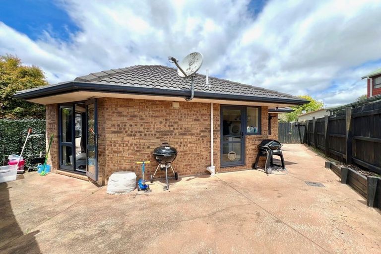 Photo of property in 60b Lothian Brae, Wattle Downs, Auckland, 2103