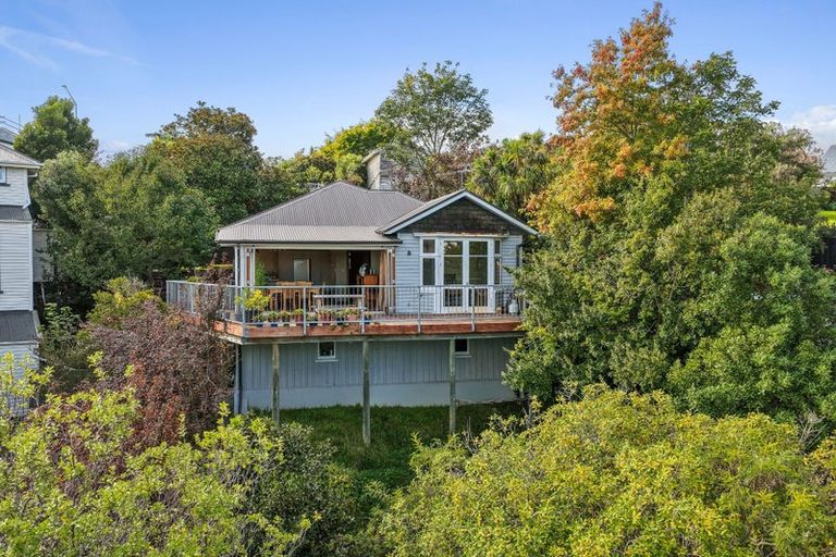 Photo of property in 40 Hackthorne Road, Cashmere, Christchurch, 8022