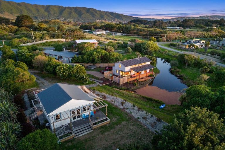 Photo of property in 106 Paetawa Road, Peka Peka, Waikanae, 5391