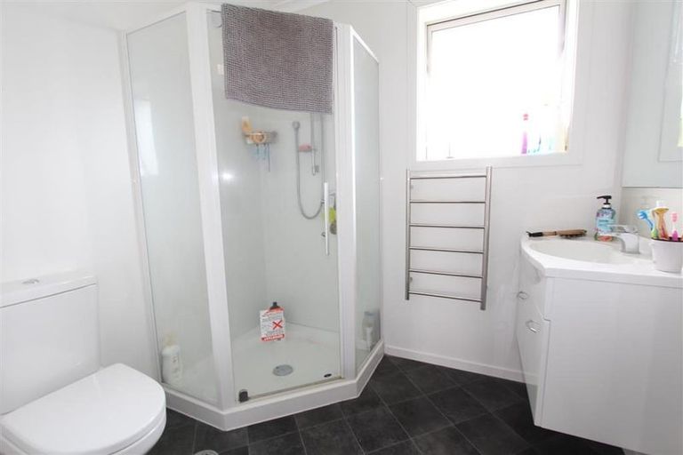 Photo of property in 33 Chiefs Court, Hamilton East, Hamilton, 3216