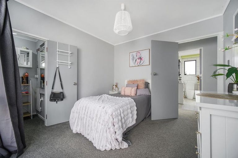 Photo of property in 3 Frostbite Place, Ranui, Auckland, 0612