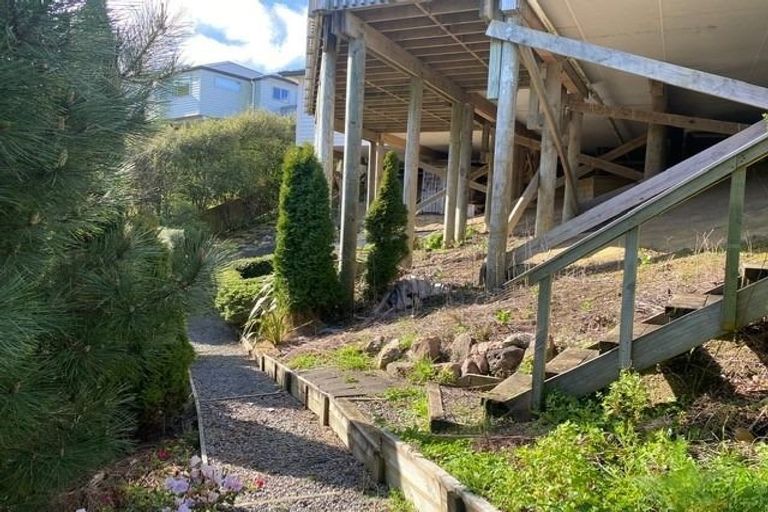 Photo of property in 9 Gifford Grove, Churton Park, Wellington, 6037