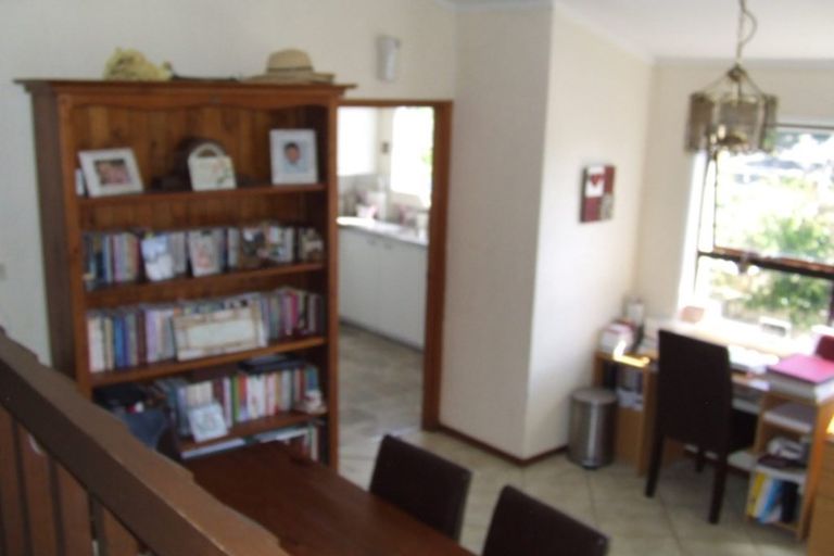 Photo of property in 38 Beaudine Avenue, Glenfield, Auckland, 0629