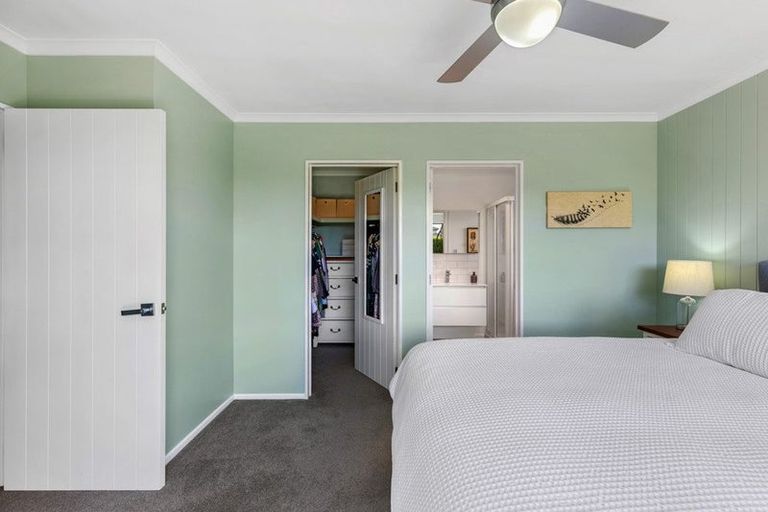 Photo of property in 17 Eyrewell Road, Pegasus, 7612