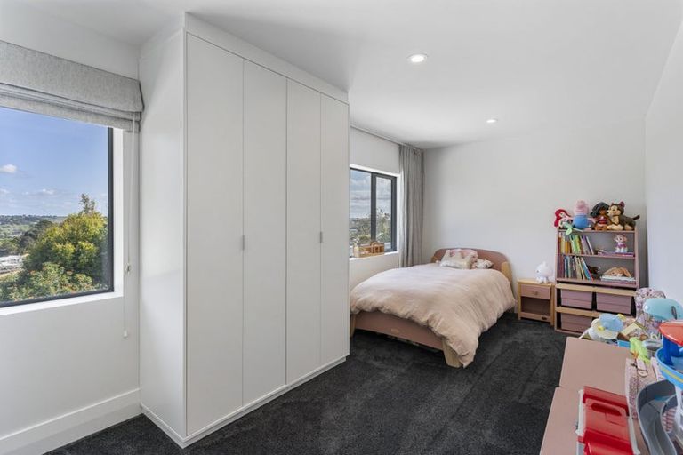 Photo of property in 201 Whangaparaoa Road, Red Beach, 0932