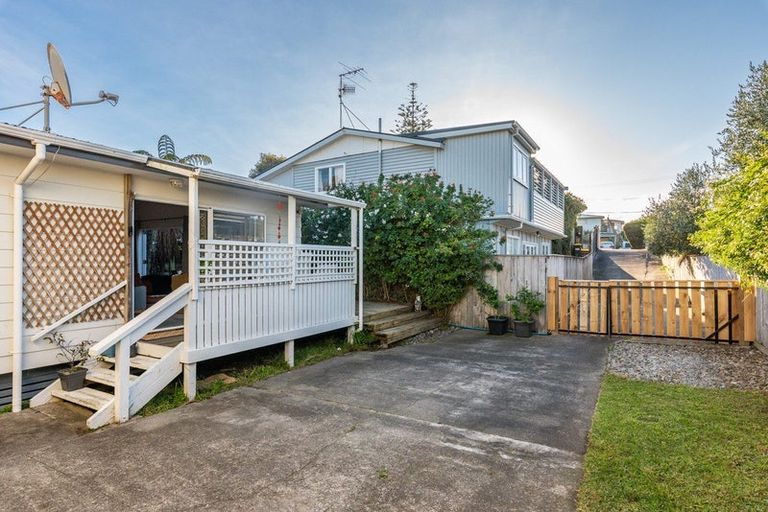 Photo of property in 18c Titoki Road, Waikanae Beach, Waikanae, 5036