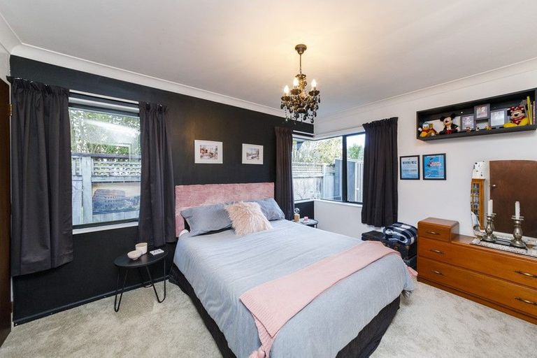 Photo of property in 40a Kingswood Street, Takaro, Palmerston North, 4412
