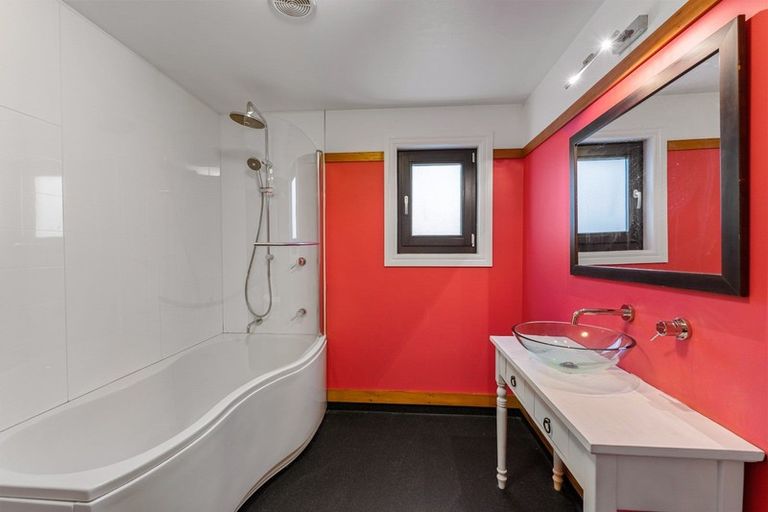 Photo of property in 32 Avon Street, South Hill, Oamaru, 9400