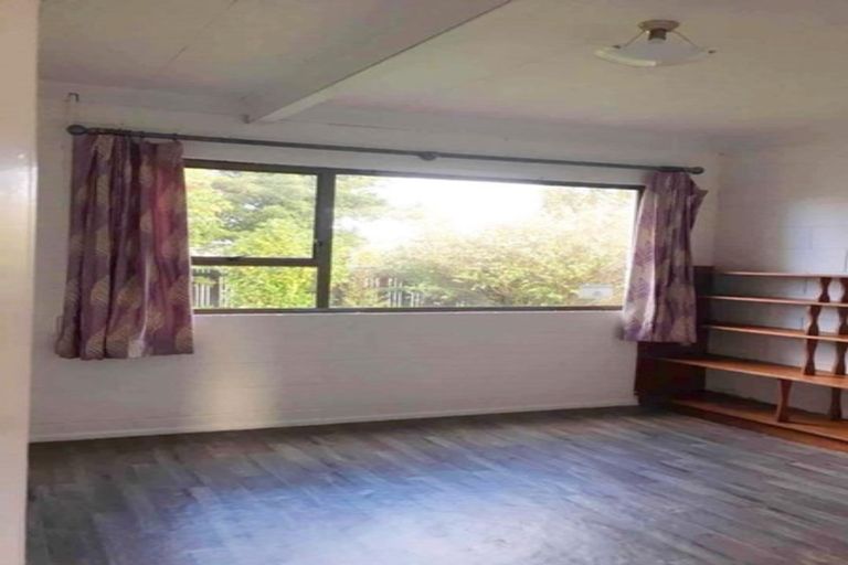 Photo of property in 36 Longburn Road, Henderson, Auckland, 0610