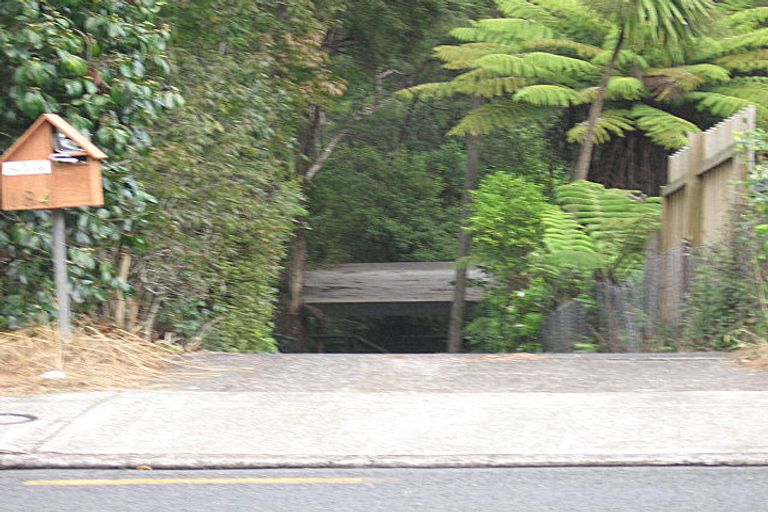 Photo of property in 184 Godley Road, Titirangi, Auckland, 0604