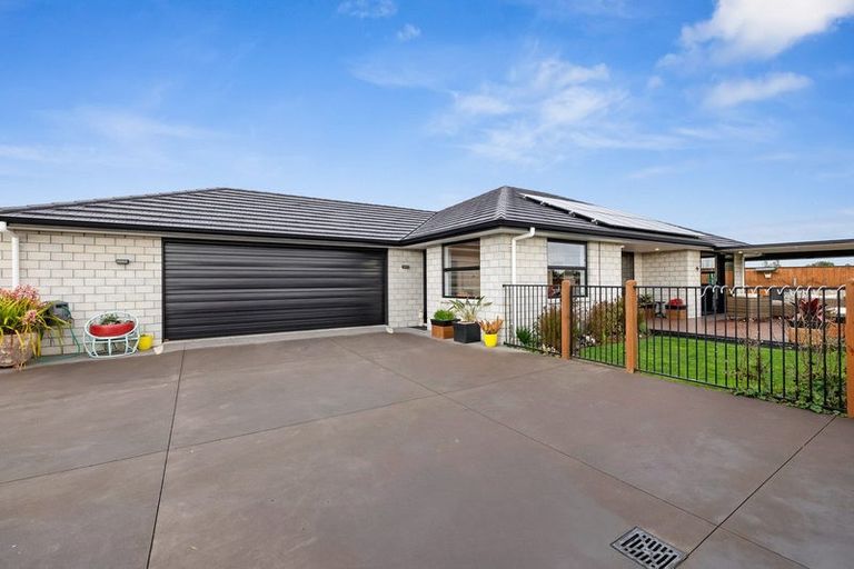 Photo of property in 11 Tangaroa Street, Waitara, 4320