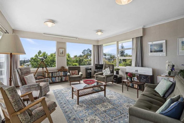 Photo of property in 1 Elizabeth Place, Mairangi Bay, Auckland, 0630