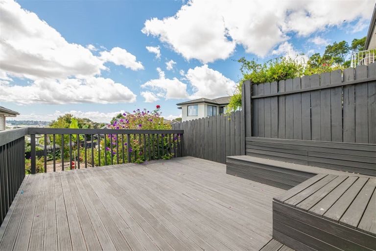 Photo of property in 76 San Valentino Drive, Henderson, Auckland, 0612