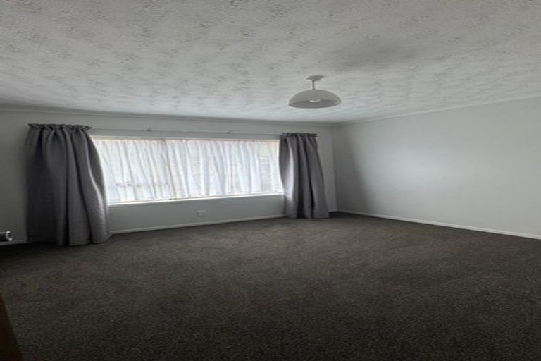 Photo of property in 2/18 Fratley Avenue, Farm Cove, Auckland, 2012