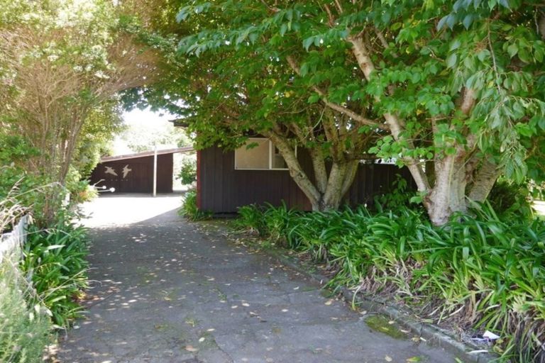 Photo of property in 466 South Road, Omata, New Plymouth, 4374