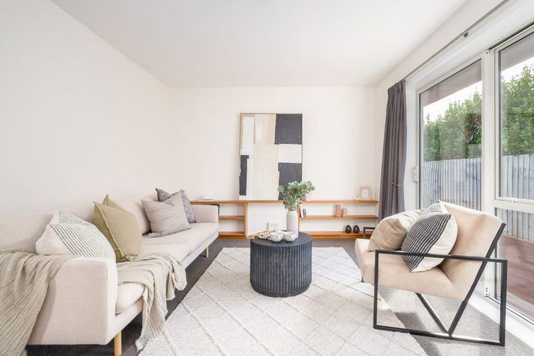 Photo of property in 2/131 Springfield Road, St Albans, Christchurch, 8014
