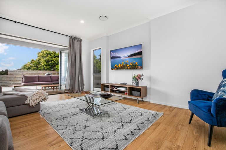 Photo of property in 125 Mcrobbie Road, Kingseat, Papakura, 2580