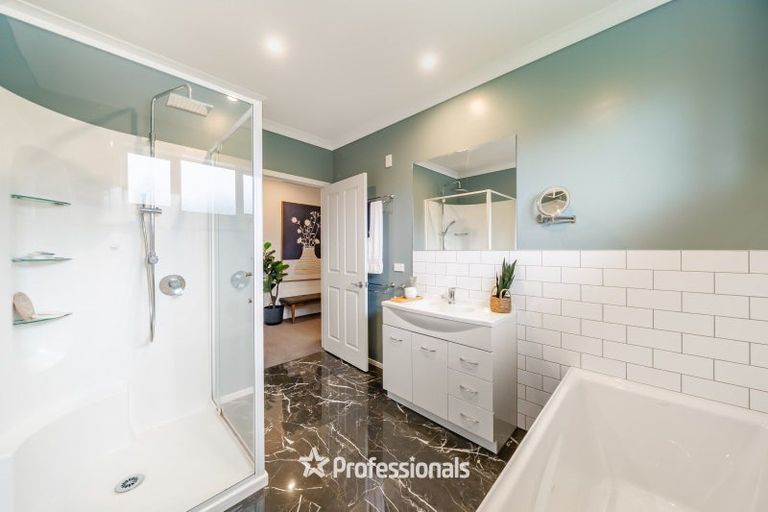 Photo of property in 3-9 Seddon Street, Waikanae, 5036