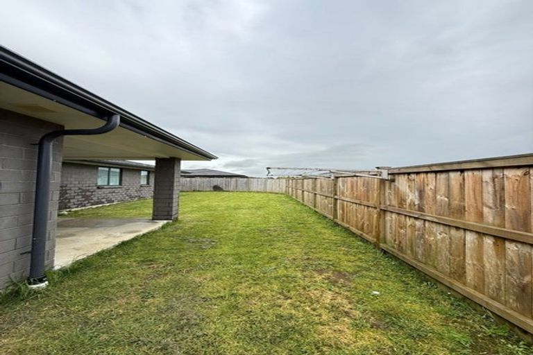 Photo of property in 11 Tauroa Drive, Tuakau, 2121