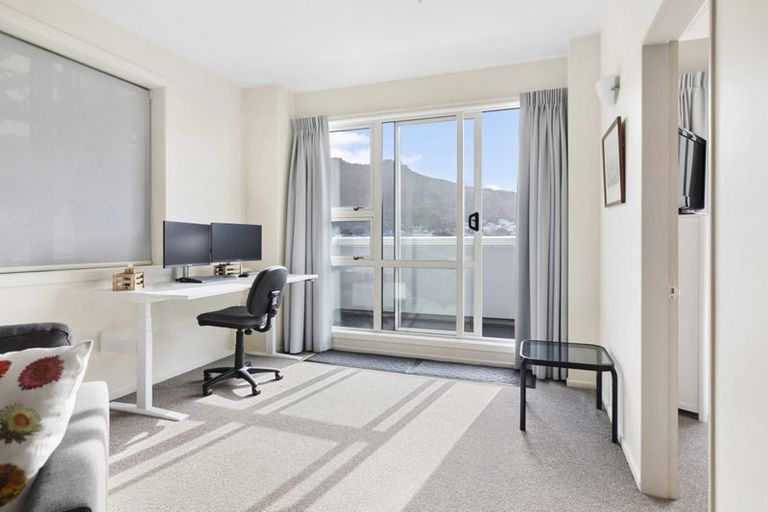 Photo of property in Stadium Garden Flats, 403/107 Thorndon Quay, Pipitea, Wellington, 6011