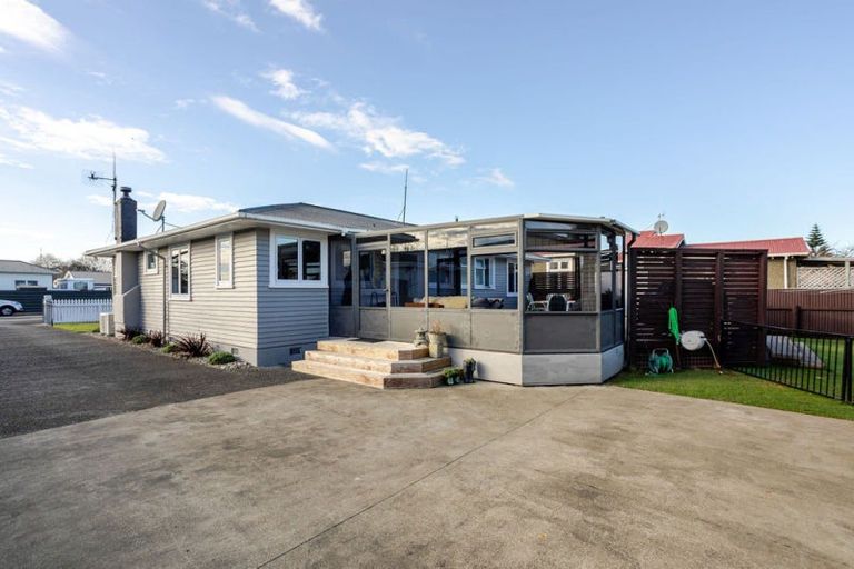 Photo of property in 56 Barraud Street, Dannevirke, 4930