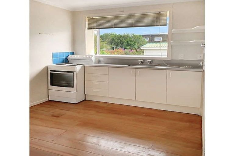 Photo of property in 2/576 Queen Street East, Levin, 5510