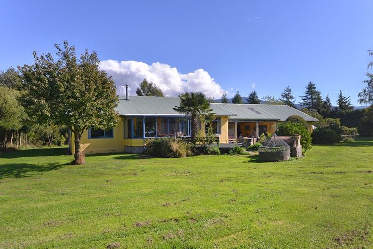 Photo of property in 34 Battery Road, Patons Rock, Takaka, 7182